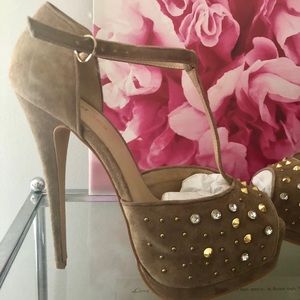 BNWOT Bebe Embellished Suede Stilletos 8